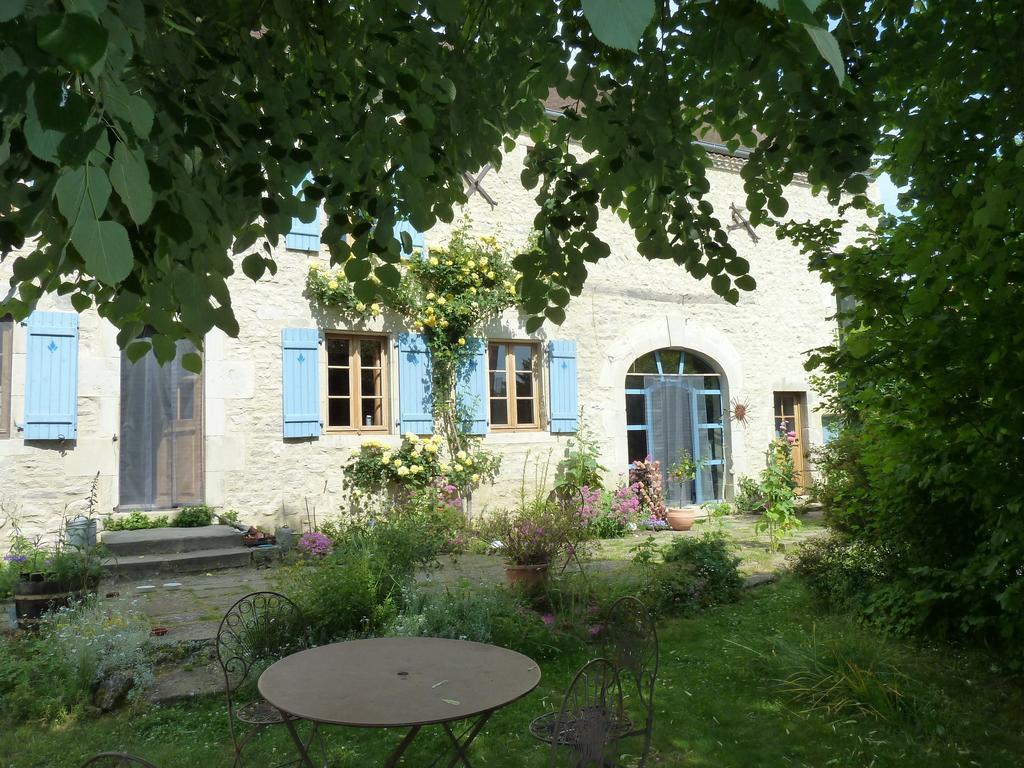 Le Vieux Velo Chaptuzat Exterior foto