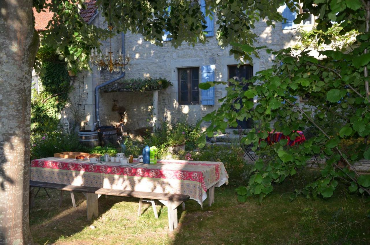 Le Vieux Velo Chaptuzat Exterior foto
