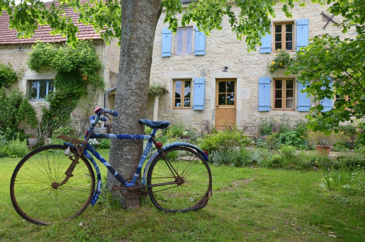 Le Vieux Velo Chaptuzat Exterior foto